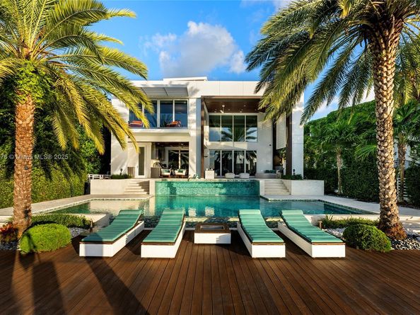 441 N Hibiscus Dr, Miami Beach FL 33139