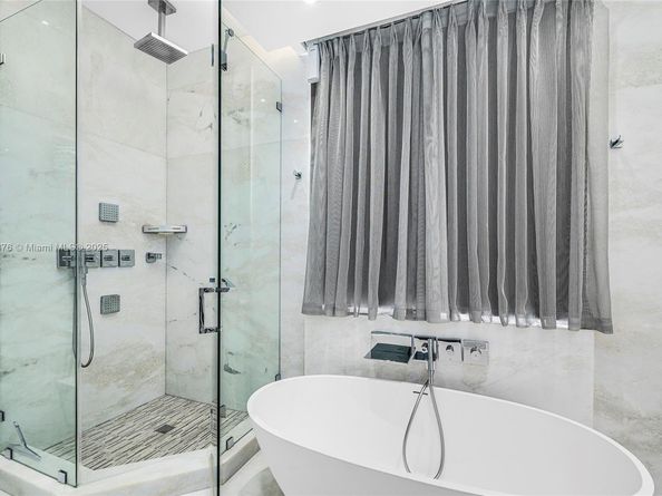 441 N Hibiscus Dr, Miami Beach FL 33139