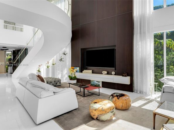 441 N Hibiscus Dr, Miami Beach FL 33139