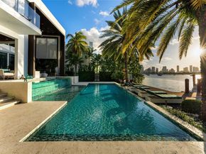 441 N Hibiscus Dr, Miami Beach FL 33139