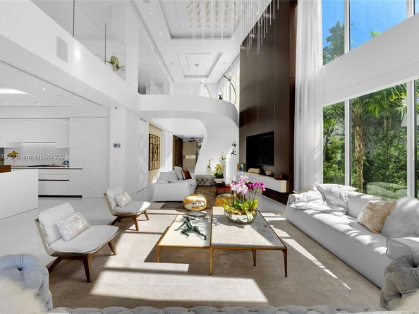 441 N Hibiscus Dr, Miami Beach FL 33139