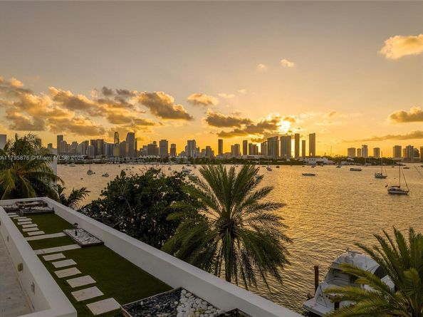 441 N Hibiscus Dr, Miami Beach FL 33139