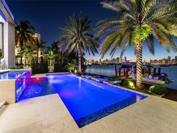 441 N Hibiscus Dr