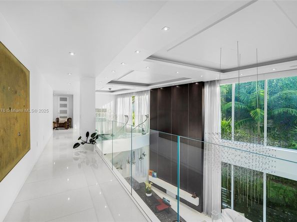 441 N Hibiscus Dr, Miami Beach FL 33139