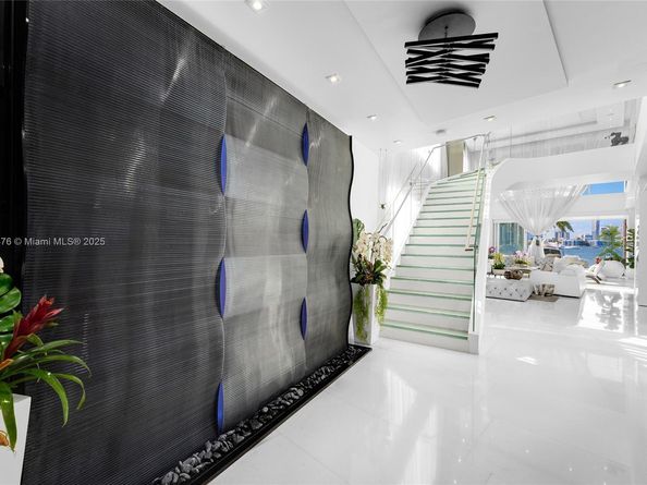 441 N Hibiscus Dr, Miami Beach FL 33139