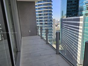 300 Biscayne Boulevard Way 2208W, Miami FL 33131