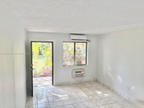 1869 NW Flagler Ter, Miami FL 33125