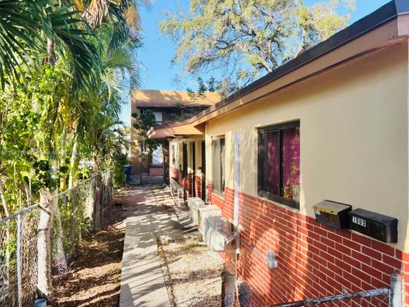 1869 NW Flagler Ter, Miami FL 33125