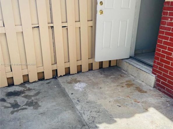 1869 NW Flagler Ter, Miami FL 33125