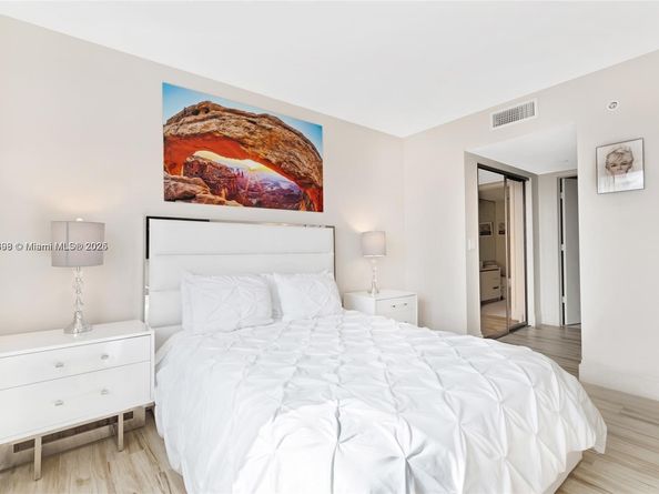 2600 E Hallandale Beach Blvd T2401, Hallandale Beach FL 33009