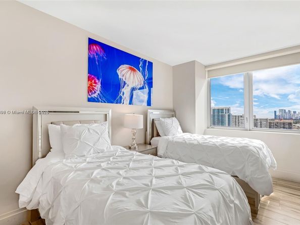 2600 E Hallandale Beach Blvd T2401, Hallandale Beach FL 33009