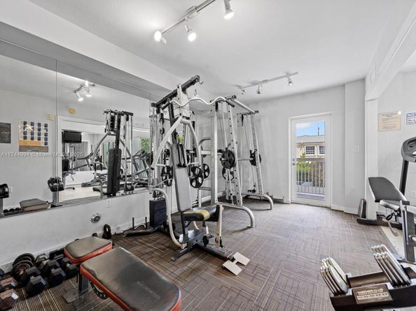2740 SW 28th Ter 508, Miami FL 33133