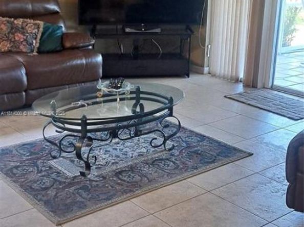 520 NW 166th Ave, Pembroke Pines FL 33028