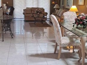 520 NW 166th Ave, Pembroke Pines FL 33028