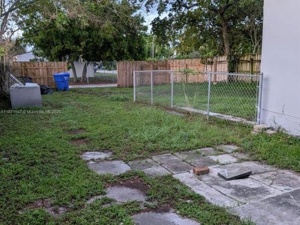 2132 Mckinley St, Hollywood FL 33020