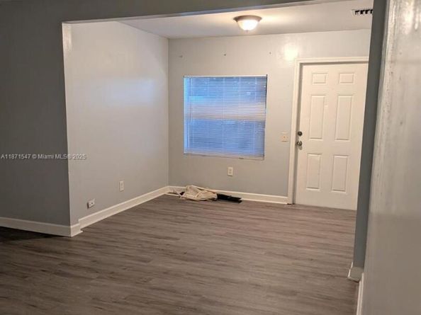 2132 Mckinley St, Hollywood FL 33020