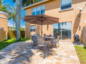846 NW 135th Ter, Pembroke Pines FL 33028