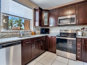 846 NW 135th Ter, Pembroke Pines FL 33028