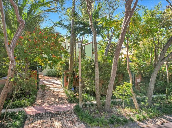 1720 Espanola Dr, Miami FL 33133