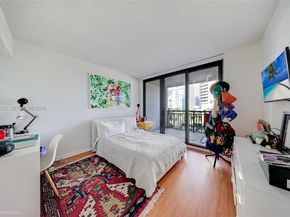 540 Brickell Key Dr 608, Miami FL 33131