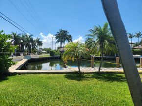 536 Hibiscus Dr, Hallandale Beach FL 33009