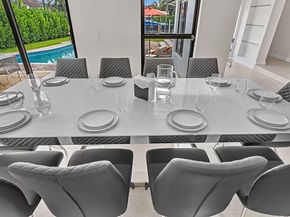536 Hibiscus Dr, Hallandale Beach FL 33009