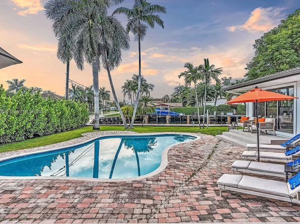 536 Hibiscus Dr, Hallandale Beach FL 33009
