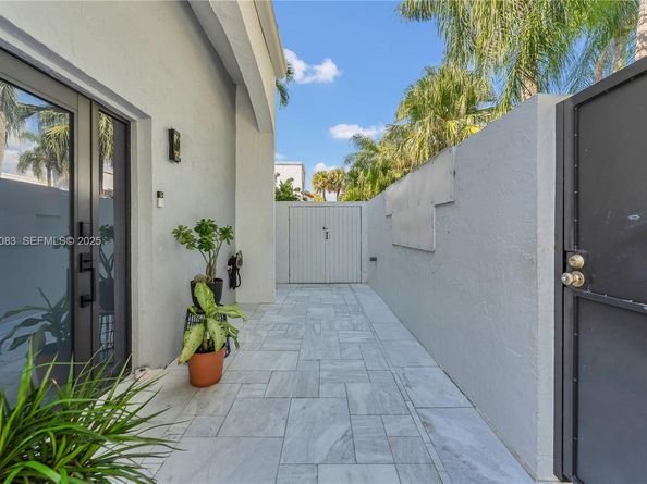 20903 Leeward Ct 3141, Aventura FL 33180