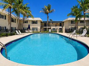 8615 SW 68th Ct 22, Pinecrest FL 33156