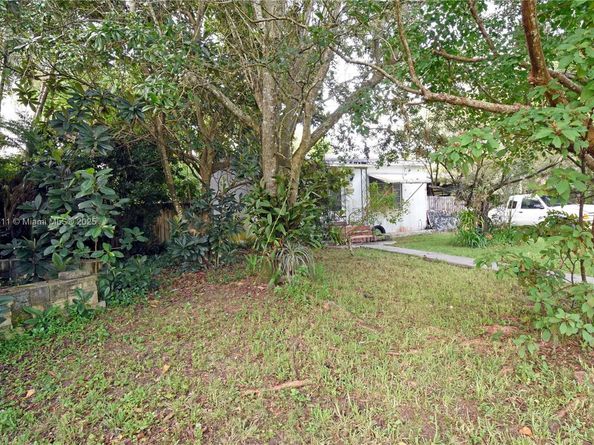 530 NW 10th St, Homestead FL 33030