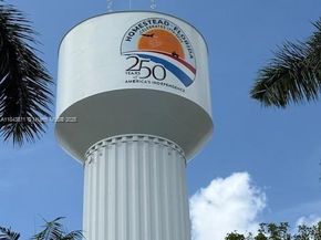 530 NW 10th St, Homestead FL 33030
