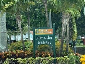 530 NW 10th St, Homestead FL 33030