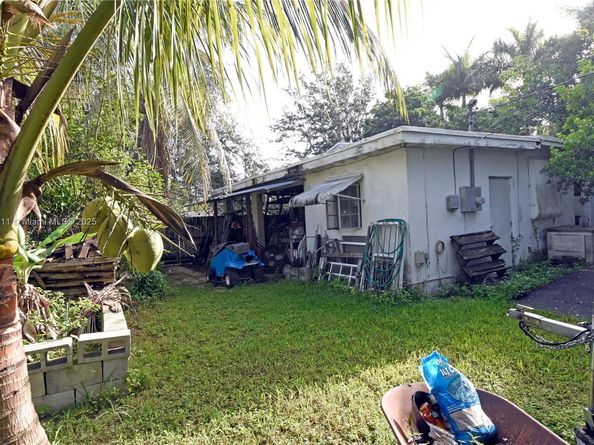 530 NW 10th St, Homestead FL 33030