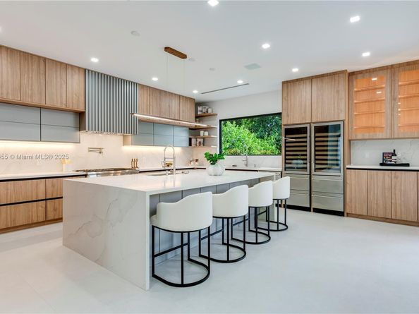 6401 SW 84th St, Miami FL 33143