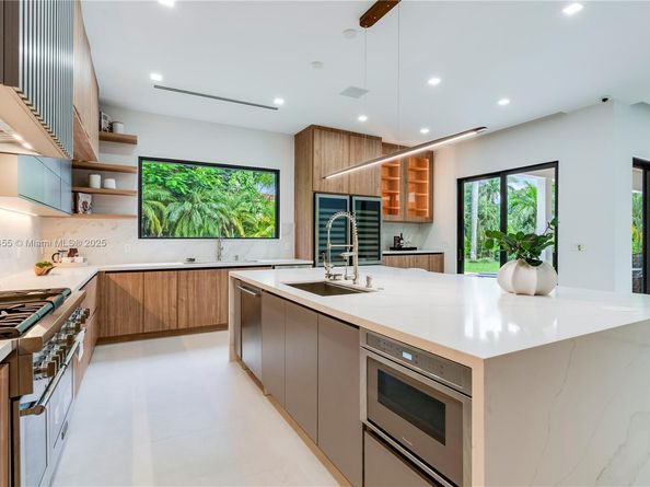 6401 SW 84th St, Miami FL 33143