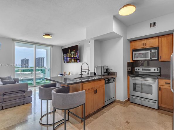 1723 SW 2nd Ave 902, Miami FL 33129