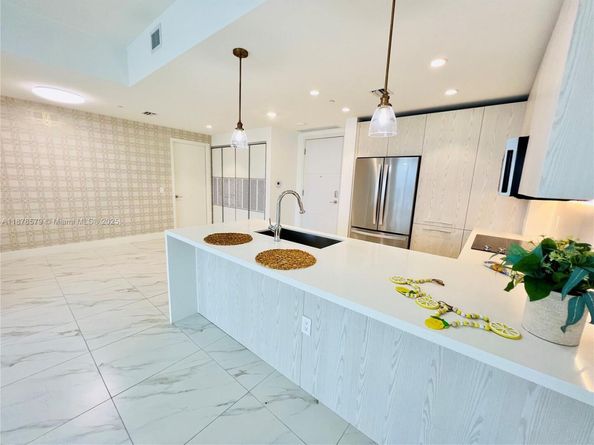2000 Metropica Way 2406, Sunrise FL 33323