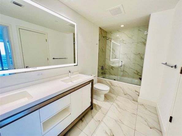 2000 Metropica Way 2406, Sunrise FL 33323