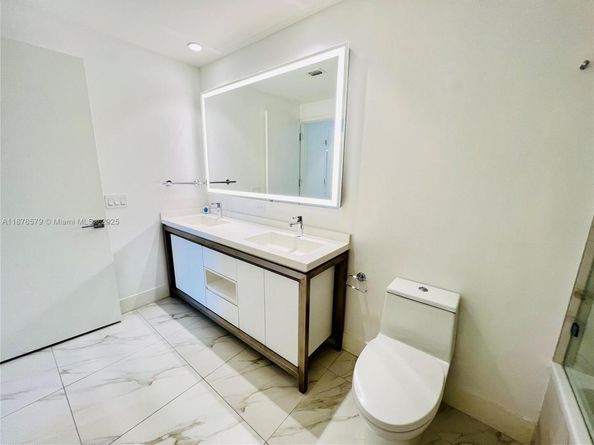 2000 Metropica Way 2406, Sunrise FL 33323