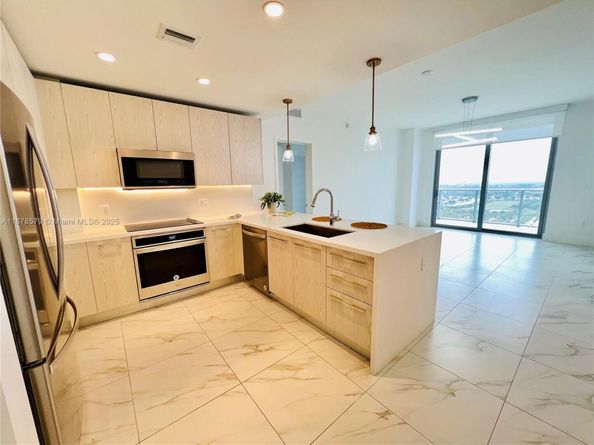 2000 Metropica Way 2406, Sunrise FL 33323