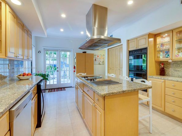 7950 Old Cutler Rd, Coral Gables FL 33143