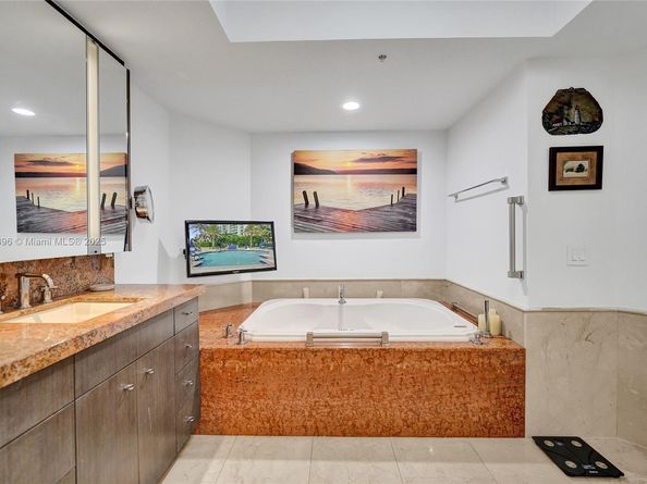 411 N New River Dr E 3703, Fort Lauderdale FL 33301