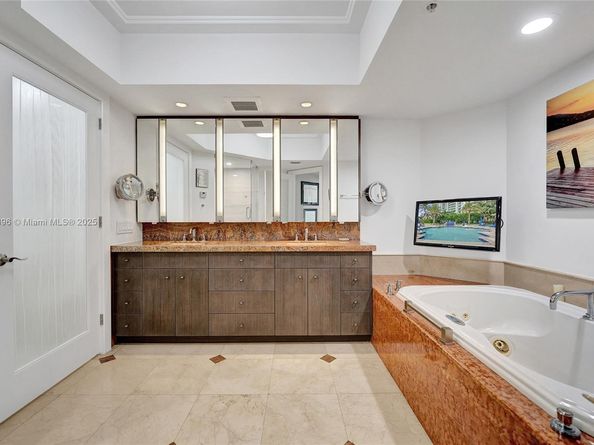 411 N New River Dr E 3703, Fort Lauderdale FL 33301