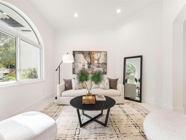 6845 SW 52nd St, Miami FL 33155