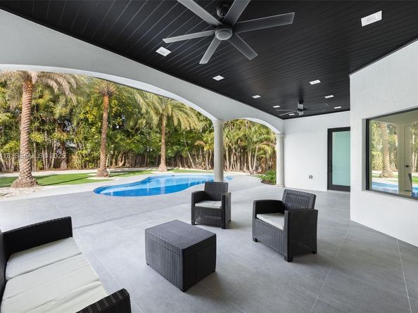 6845 SW 52nd St, Miami FL 33155