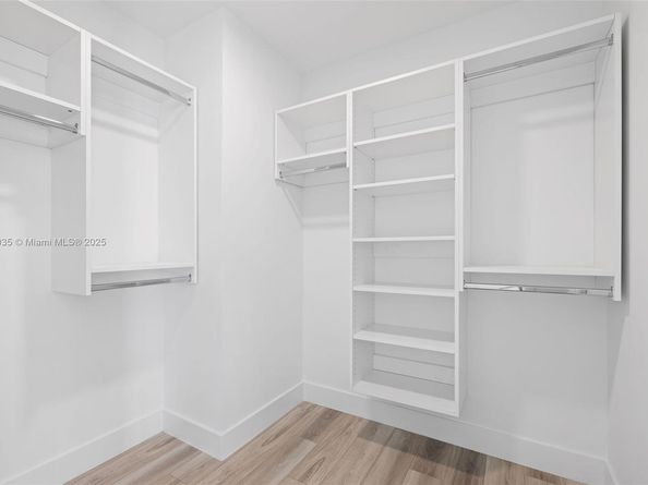 101 Diplomat Pkwy 911, Hallandale Beach FL 33009