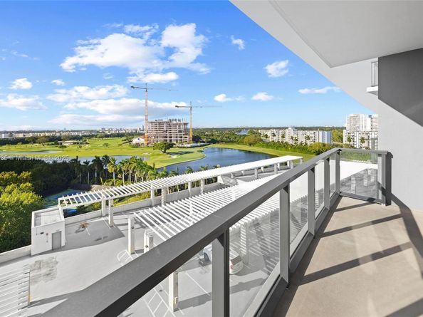 101 Diplomat Pkwy 911, Hallandale Beach FL 33009