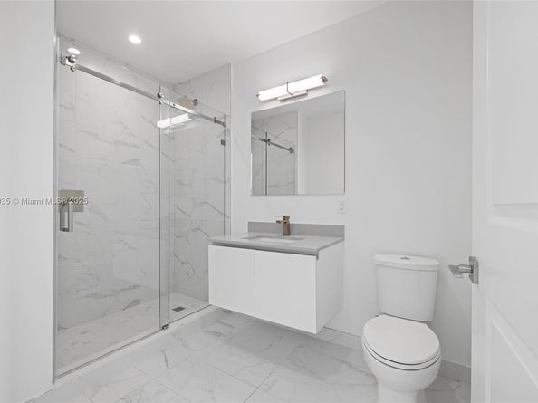 101 Diplomat Pkwy 911, Hallandale Beach FL 33009