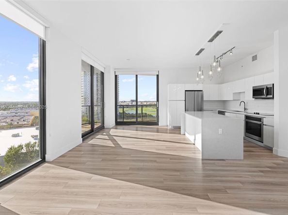 101 Diplomat Pkwy 911, Hallandale Beach FL 33009