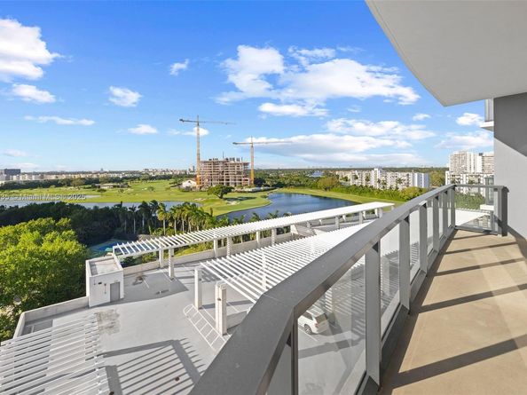 101 Diplomat Pkwy 911, Hallandale Beach FL 33009